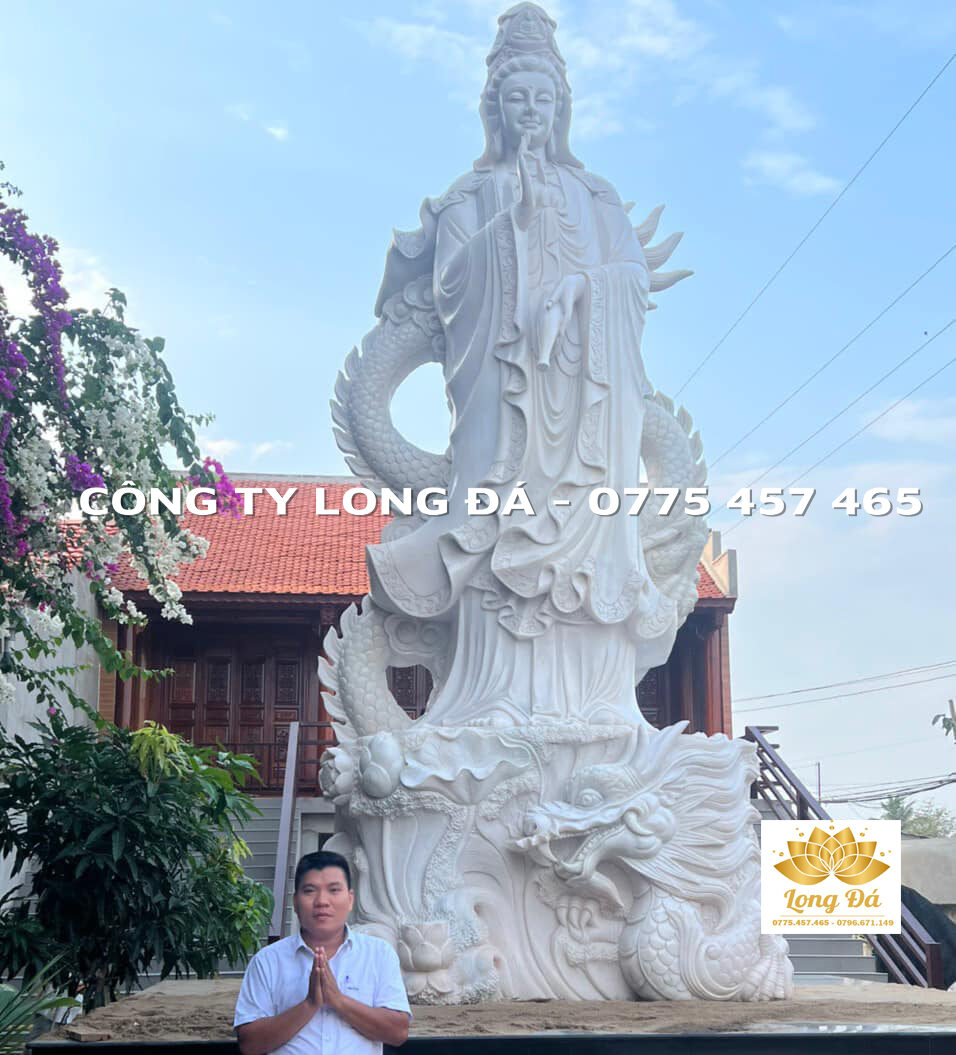 Hình: Tượng Quan Âm Ngự Long cao 5m được chế tác tại Cơ Sở Điêu Khắc Đá Mỹ Nghệ Long Đá